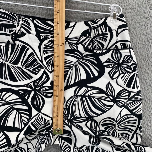 Talbots Pants Womens 8 Petite Black White Fern Floral Stretch Capri Crop Vintage - Picture 10 of 13